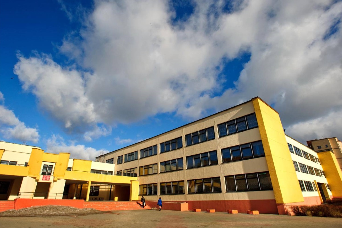 Номер 11 школы г. 11 Школа Солигорск. Сш11 Солигорск. Солигорск средняя школа номер 11. Школы.
